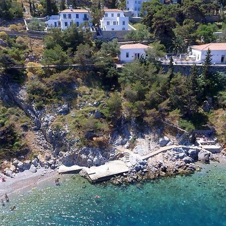 Апартаменти Douskos Beach House Гідра Екстер'єр фото